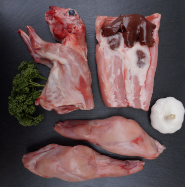 Râbles de lapin, cuisses, avants, foies